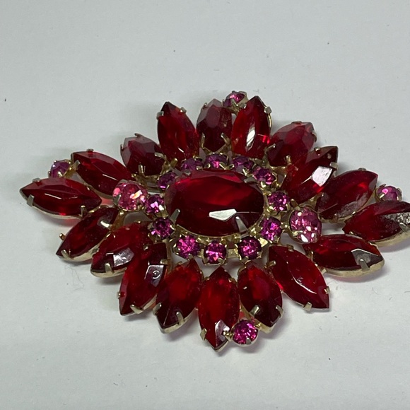 Jewelry - Vintage Red Crystal Brooch with Floral Design